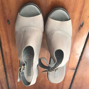 Banana Republic Shoes